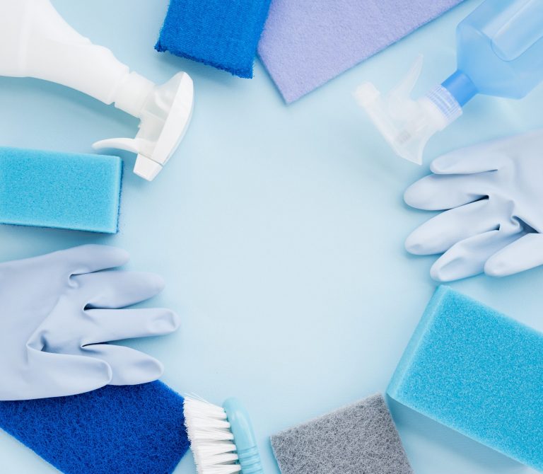 flat-lay-cleaning-composition-with-copyspace
